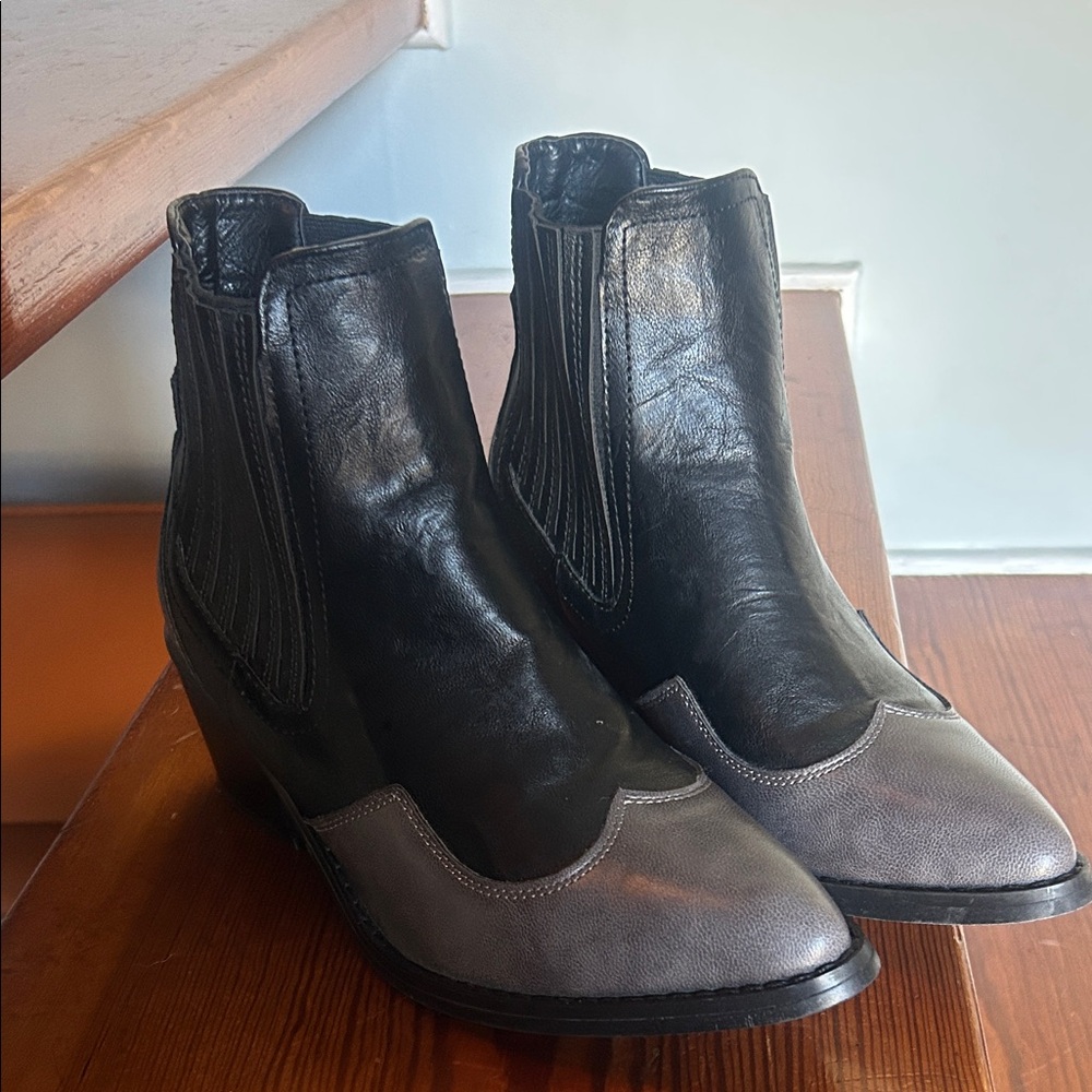 Seven7 Black and Gray faux leather Ankle Booties with 2 1/2 inch heels.